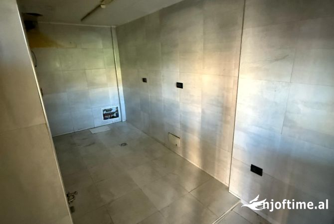 Ambient biznesi me qera 2+1 ne Tirane - 1,999 Euro