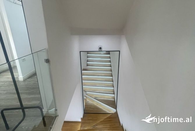 Ambient biznesi me qera 1+1 ne Tirane - 5,500 Euro