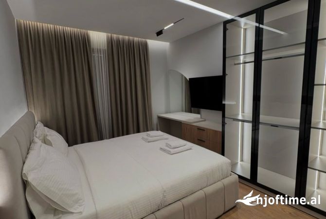 Shtepi me qera Apartament ne Tirane, 3+1, Mobilimi E mobiluar, Pagesa 1,599  Euro.