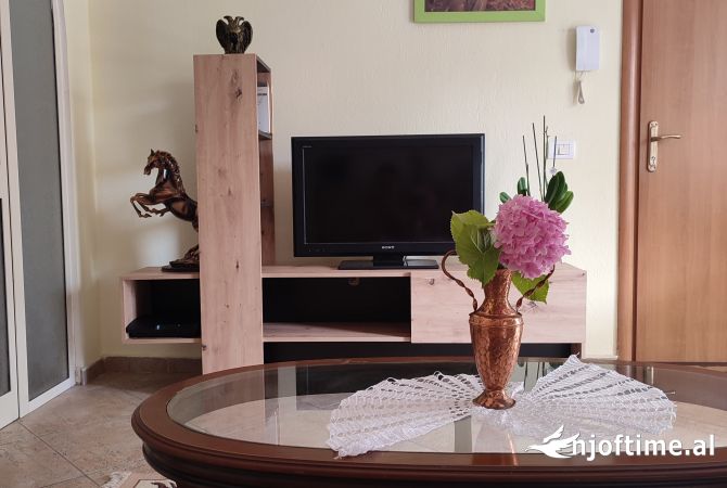 Shtepi me qera Apartament ne Tirane, 3+1, Mobilimi E mobiluar, Pagesa 799  Euro.