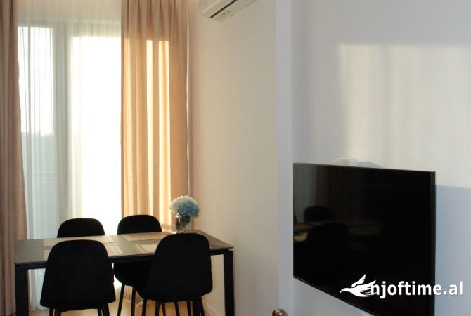 Shtepi me qera Apartament ne Tirane, 2+1, Mobilimi E mobiluar, Pagesa 1,600  Euro.