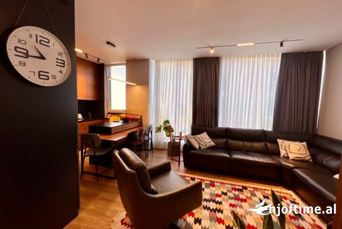 Shtepi ne shitje Apartament ne Tirane, 2+1, Mobilimi E mobiluar, Pagesa 255,000  Euro.