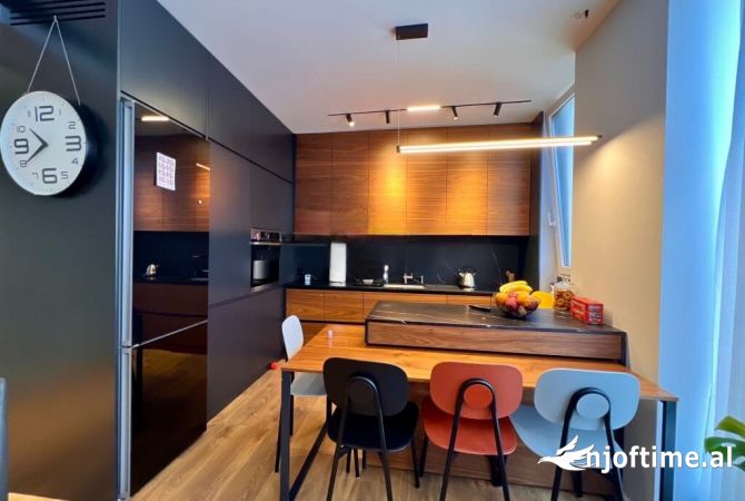 Shtepi ne shitje Apartament ne Tirane, 2+1, Mobilimi E mobiluar, Pagesa 255,000  Euro.