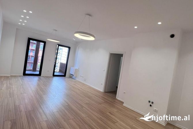 Ambient biznesi me qera 3+1 ne Tirane - 1,400 Euro