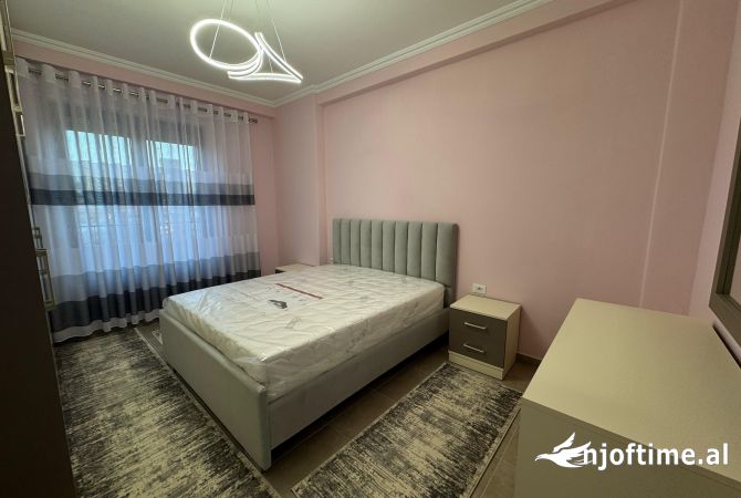 Shtepi me qera Apartament ne Tirane, 2+1, Mobilimi E mobiluar, Pagesa 750  Euro.