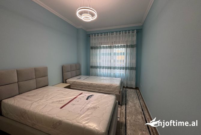 Shtepi me qera Apartament ne Tirane, 2+1, Mobilimi E mobiluar, Pagesa 750  Euro.