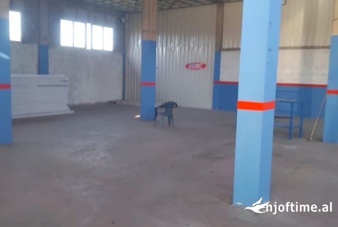 Ambient biznesi me qera 4+1 ne Tirane - 1,200 Euro