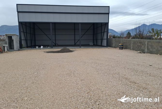 Ambient biznesi me qera 4+1 ne Tirane - 1,300 Euro