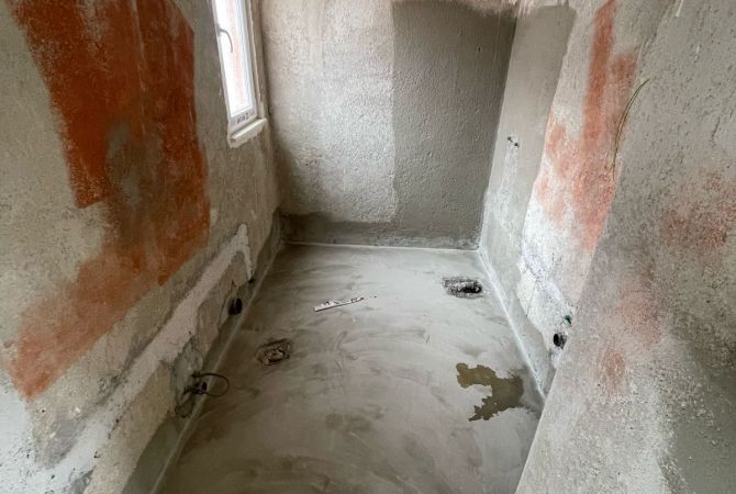 Shtepi ne shitje Apartament ne Tirane, 2+1, Mobilimi Pjeserisht e mobiluar, Pagesa 100,000  Euro.