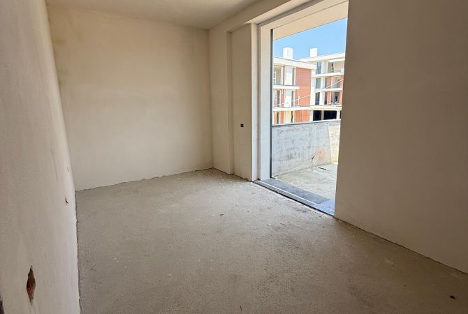 Shtepi ne shitje Vila Luksoze ne Tirane, 2+1, Mobilimi Bosh, pa mobiluar, Pagesa 288,160  Euro.