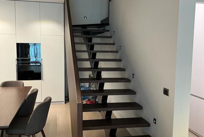 Shtepi ne shitje Apartament ne Tirane, 3+1, Mobilimi E mobiluar, Pagesa 850,000  Euro.