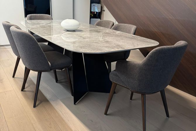 Shtepi ne shitje Apartament ne Tirane, 3+1, Mobilimi E mobiluar, Pagesa 850,000  Euro.