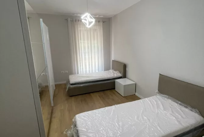 Shtepi me qera Apartament ne Tirane, 2+1, Mobilimi E mobiluar, Pagesa 700  Euro.