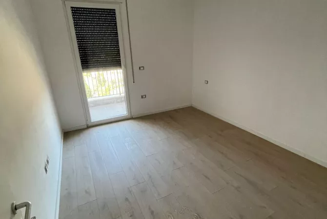 Shtepi me qera Apartament ne Tirane, 2+1, Mobilimi Bosh, pa mobiluar, Pagesa 600  Euro.