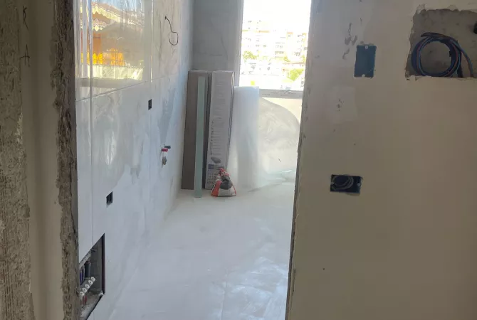 Shtepi ne shitje Apartament ne Tirane, 1+1, Mobilimi Bosh, pa mobiluar, Pagesa 132,275  Euro.