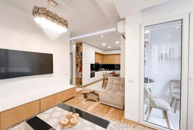 Shtepi ne shitje Apartament ne Tirane, 3+1, Mobilimi Pjeserisht e mobiluar, Pagesa 250,000  Euro.