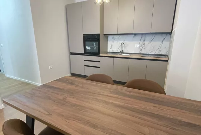 Shtepi me qera Apartament ne Tirane, 2+1, Mobilimi E mobiluar, Pagesa 650  Euro.