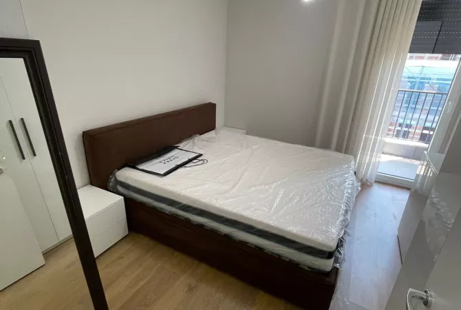 Shtepi me qera Apartament ne Tirane, 2+1, Mobilimi E mobiluar, Pagesa 650  Euro.
