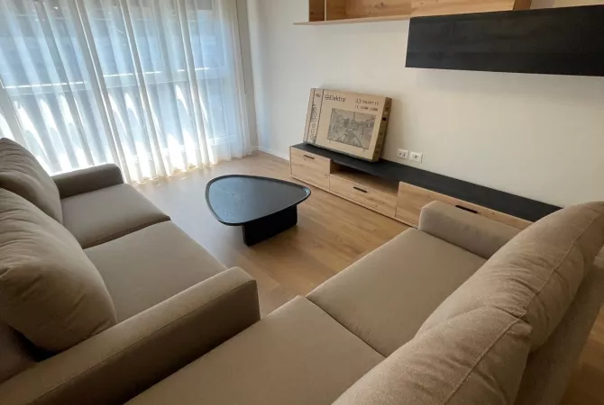 Shtepi me qera Apartament ne Tirane, 2+1, Mobilimi E mobiluar, Pagesa 650  Euro.