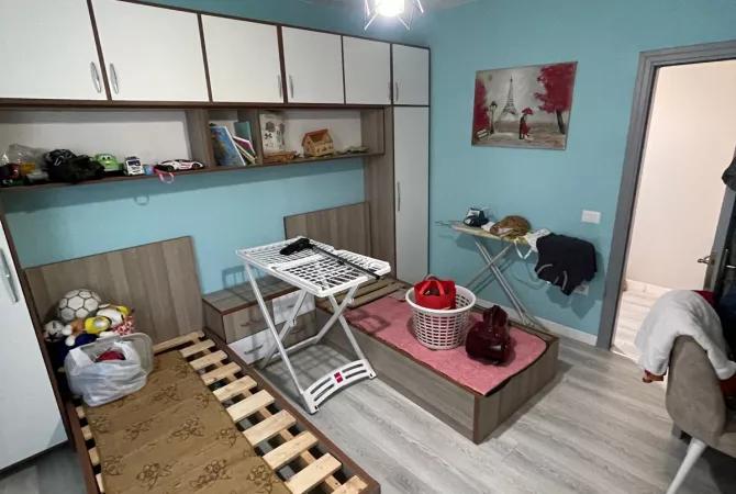Shtepi me qera Apartament ne Tirane, 2+1, Mobilimi E mobiluar, Pagesa 650  Euro.