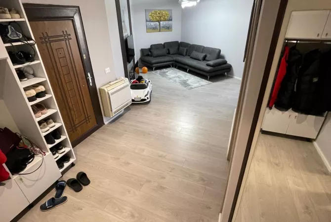 Shtepi ne shitje Apartament ne Tirane, 3+1, Mobilimi E mobiluar, Pagesa 146,500  Euro.