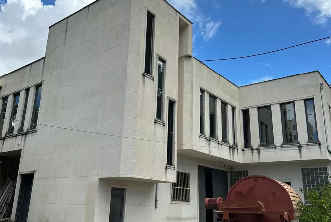 Ambient biznesi ne shitje 4+1 ne Durres - 560,000 Euro