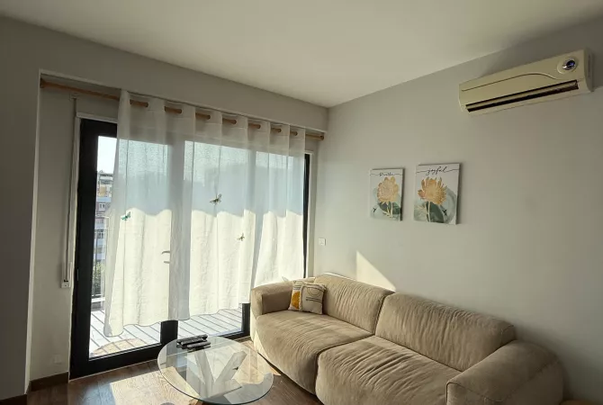 Shtepi me qera Apartament ne Tirane, 1+1, Mobilimi E mobiluar, Pagesa 650  Euro.