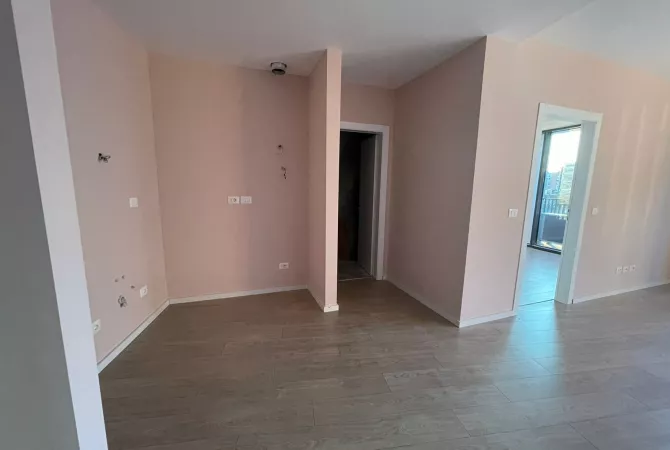 Ambient biznesi me qera 3+1 ne Tirane - 850 Euro