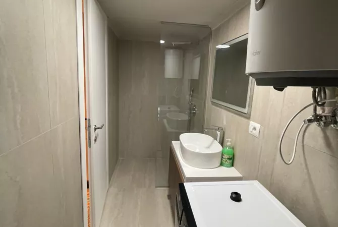 Shtepi ne shitje Duplex(shtepi me 2 kate) ne Tirane, 1+1, Mobilimi E mobiluar, Pagesa 115,000  Euro.