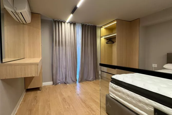 Shtepi ne shitje Apartament ne Tirane, 1+1, Mobilimi E mobiluar, Pagesa 122,000  Euro.