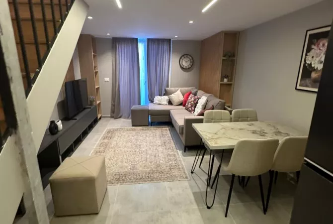 Shtepi ne shitje Apartament ne Tirane, 1+1, Mobilimi E mobiluar, Pagesa 122,000  Euro.