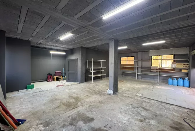 Ambient biznesi me qera 4+1 ne Tirane - 900 Euro