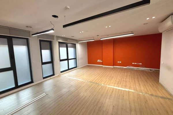 Business Property for Rent 3+1 in Tirana - 3,999 Euro