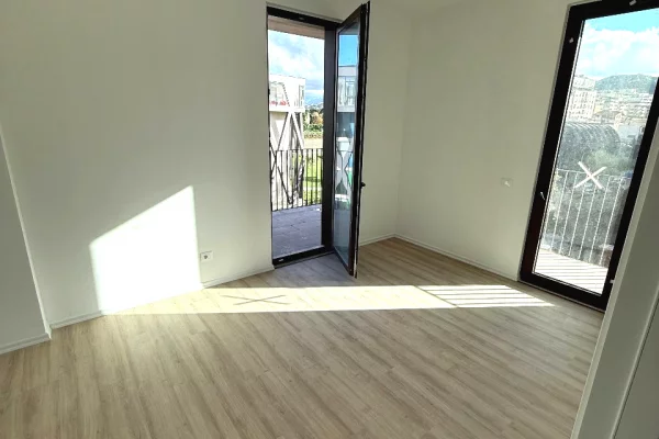 Business Property for Rent 3+1 in Tirana - 1,000 Euro