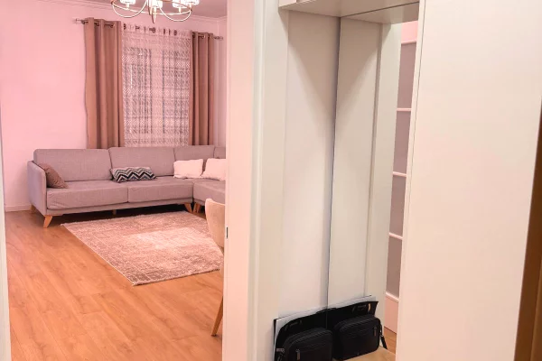 Shtepi ne shitje Apartament ne Tirane, 2+1, Mobilimi E mobiluar, Pagesa 147,000  Euro.