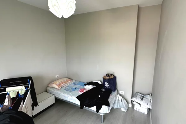 Shtepi ne shitje Apartament ne Tirane, 2+1, Mobilimi E mobiluar, Pagesa 150,000  Euro.