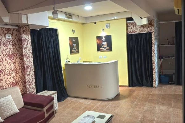 🏢 Zyre me qira – Ambient zyre ne qender