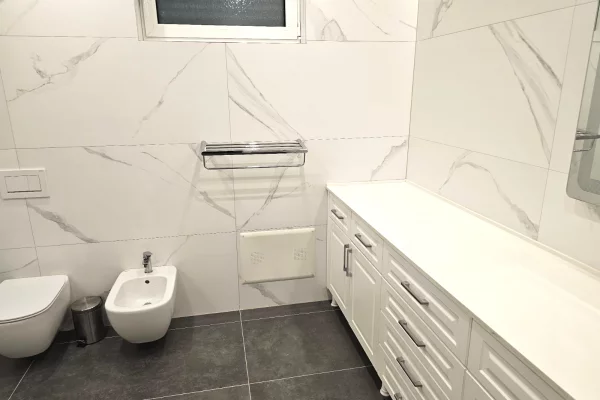 Luxury villas for rent in Tirana 5+1, In Part