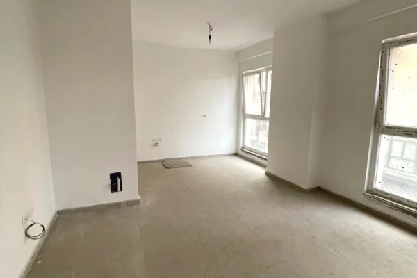 Shtepi ne shitje Apartament ne Tirane, 2+1, Mobilimi Bosh, pa mobiluar, Pagesa 145,300  Euro.