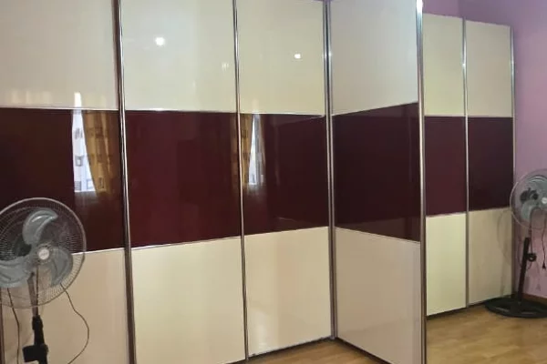 Shtepi me qera Vila Luksoze ne Tirane, 3+1, Mobilimi E mobiluar, Pagesa 999  Euro.