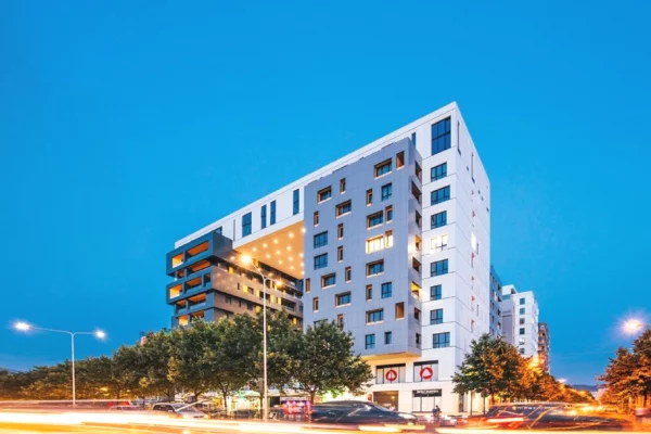 Shtepi ne shitje Apartament ne Tirane, 3+1, Mobilimi E mobiluar, Pagesa 420,000  Euro.