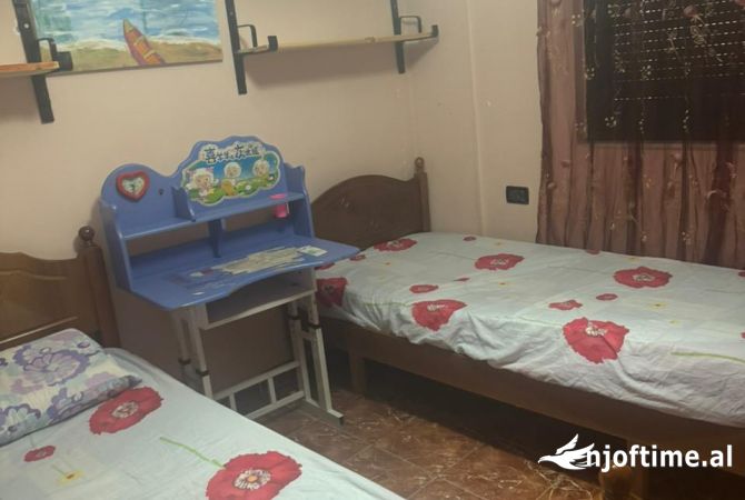 Shtepi me qera Apartament ne Tirane, 3+1, Mobilimi E mobiluar, Pagesa 400  Euro.