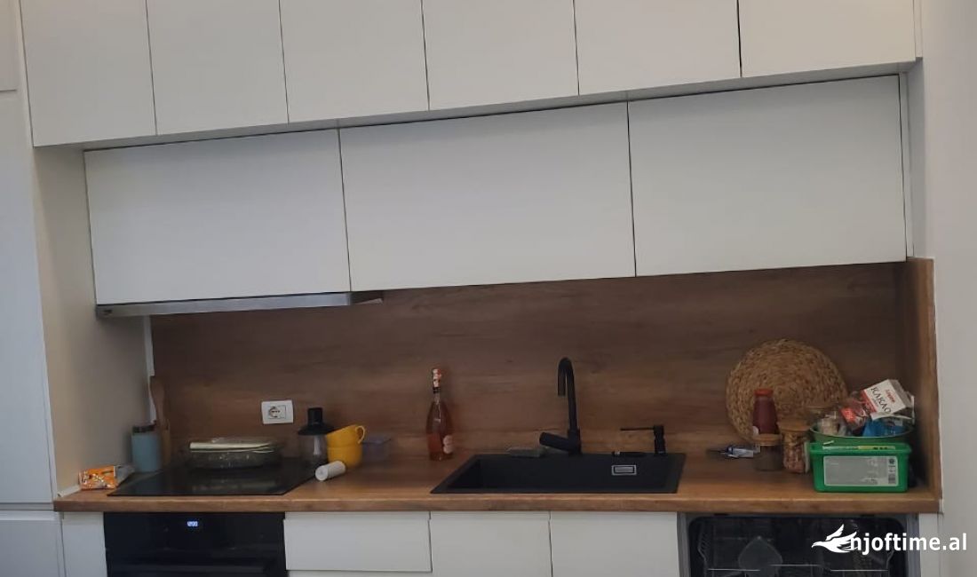 Shtepi me qera Apartament ne Tirane, 1+1, Mobilimi E mobiluar, Pagesa 450  Euro.