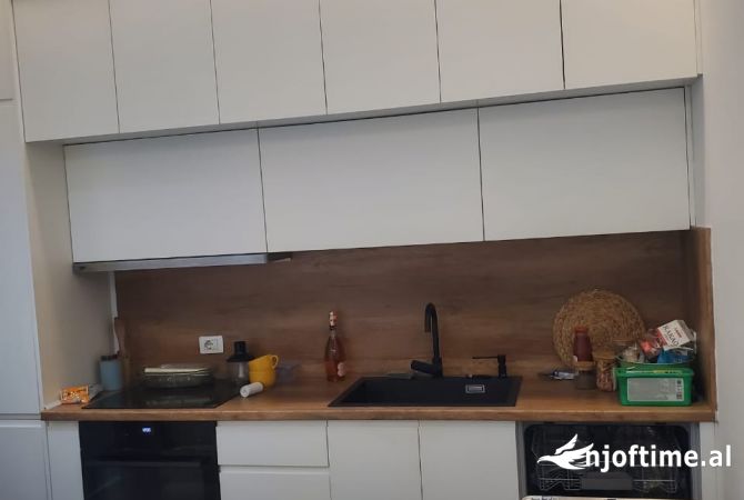 Jepet me qera apartament 1+1