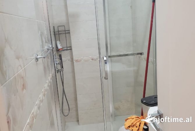 Shtepi me qera Apartament ne Tirane, 1+1, Mobilimi E mobiluar, Pagesa 450  Euro.