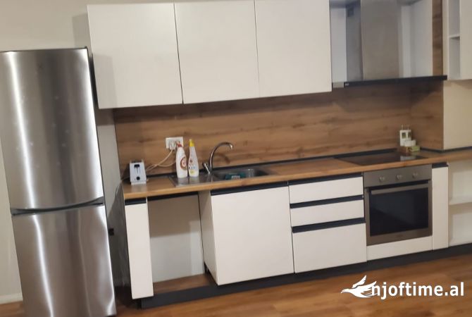 Shtepi me qera Apartament ne Tirane, 1+1, Mobilimi E mobiluar, Pagesa 450  Euro.