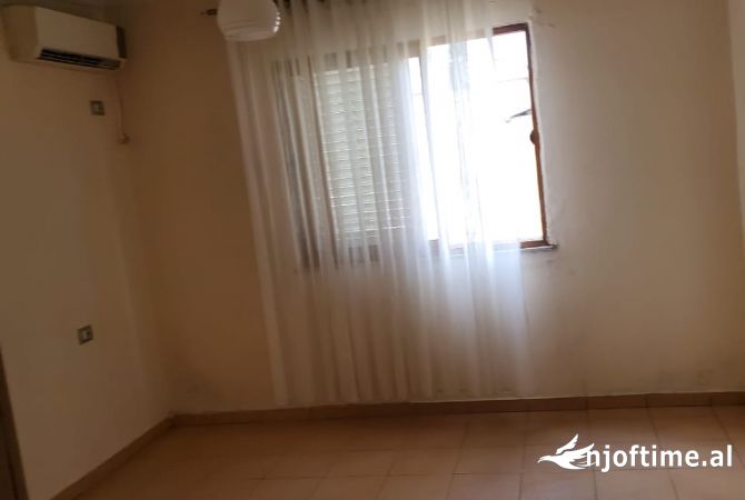 Shtepi me qera 2+1 ne Tirane - 350 Euro