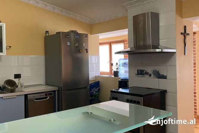 Shtepi me qera 3+1 ne Tirane - 1,000 Euro