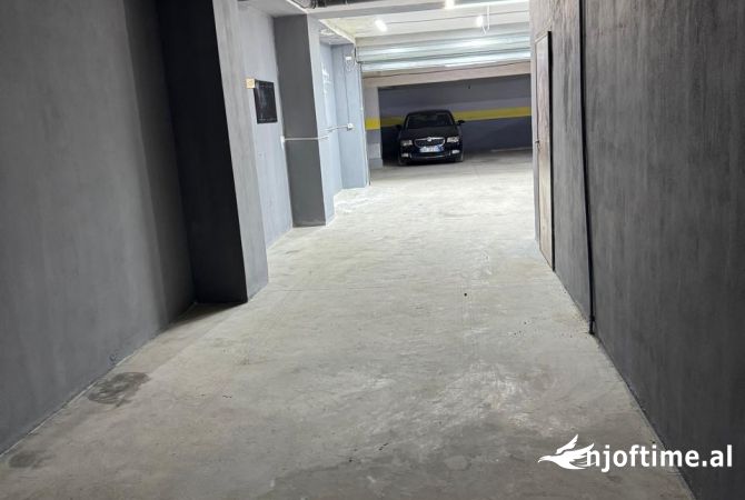 Ambient biznesi me qera 4+1 ne Tirane - 500 Euro