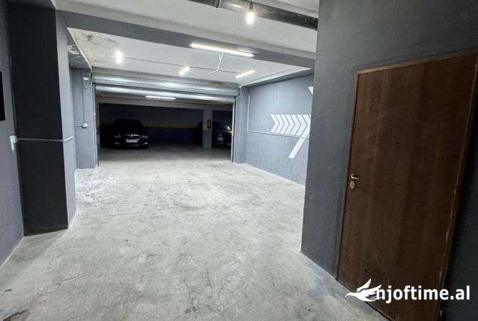 Ambient biznesi me qera 4+1 ne Tirane - 500 Euro